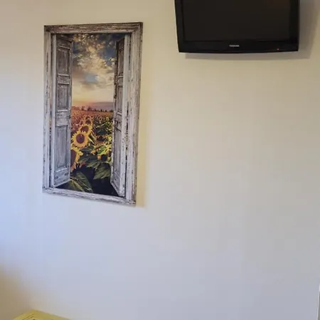 D'hotes La Maison Millesime Soleil La Caunette